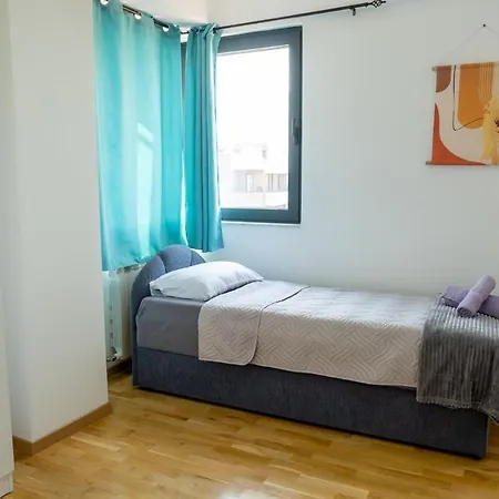 Oasis Center With Free Parking Skopje